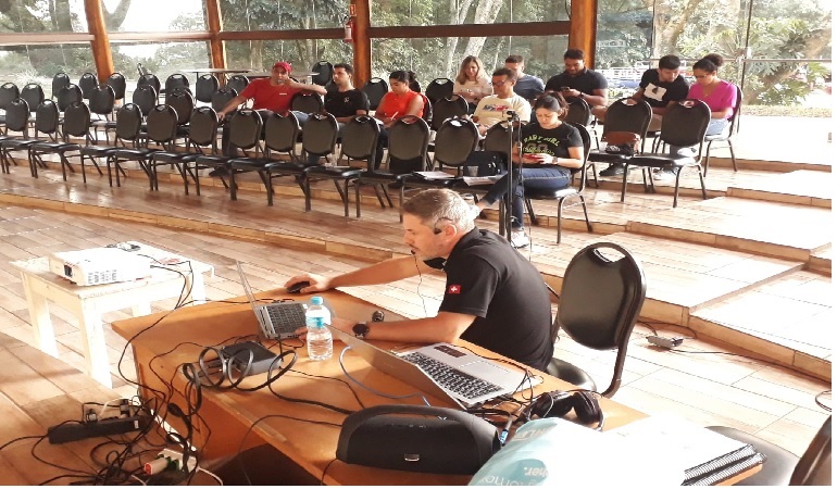 Aula presencial do curso de Processamento de Milho 